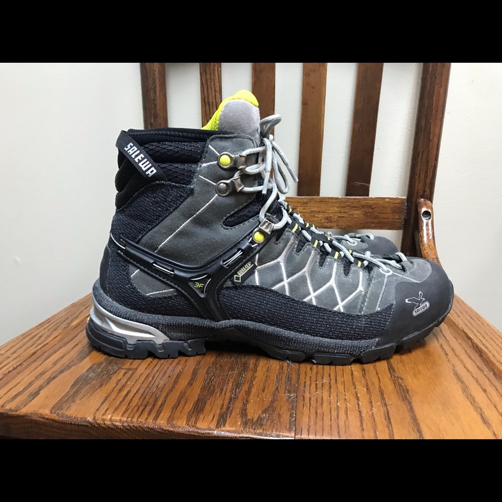 Salewa Alp Trainer Mid GTX Hiking Boots size 9